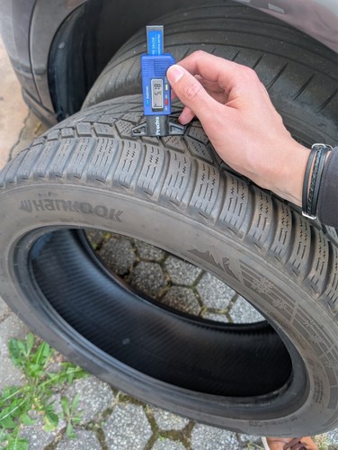 Hankook 235 50r19 - 2,